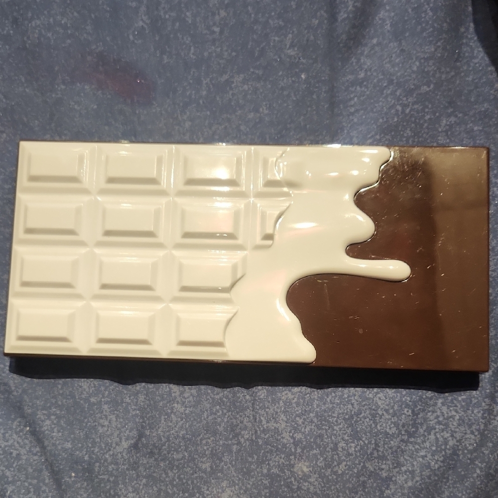 Revolution S'mores Eyeshadow Palette